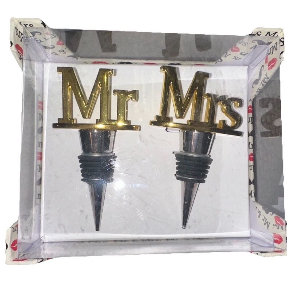 Wild Eye Designs‎ Mr. & Mrs. Wine Stopper Set NEW